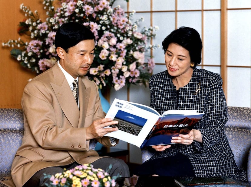 La historia de amor del emperador Naruhito y la emperatriz Masako en su aniversario de bodas