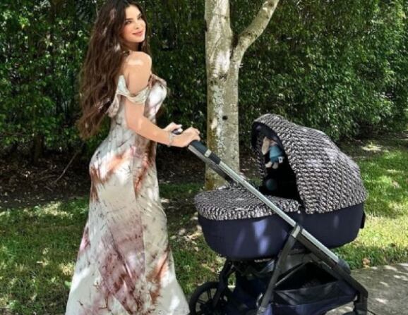Nadia Ferreira, Maluma y Christian Nodal se han rendido ante el lujo de 'Baby Dior'/Instagram