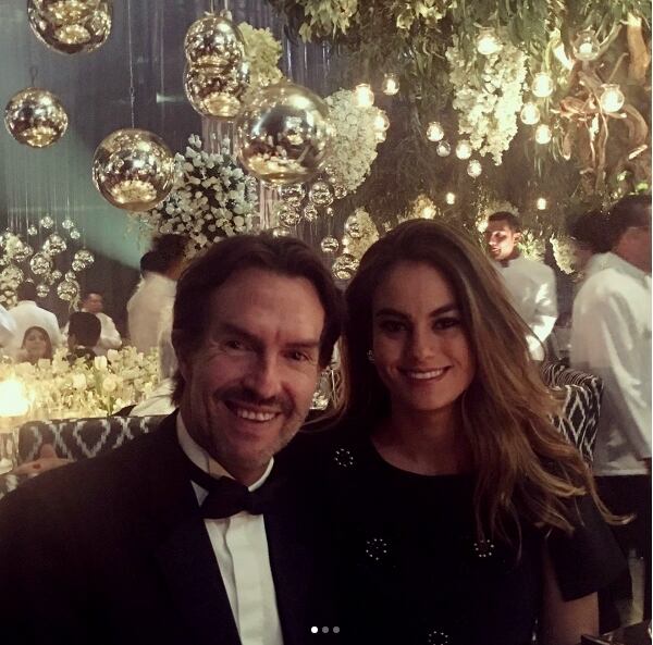 Paola Albarrán, esposa del fundador del Teletón, publica la primera fotografía de sus trillizos