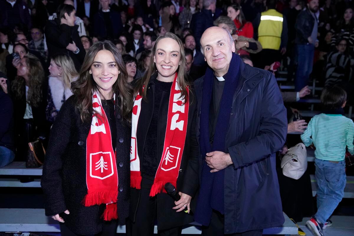 Olivia Alvarado, Mónica Núñez y padre Ignacio Camarena. (Foto: Leonardo Gómez)