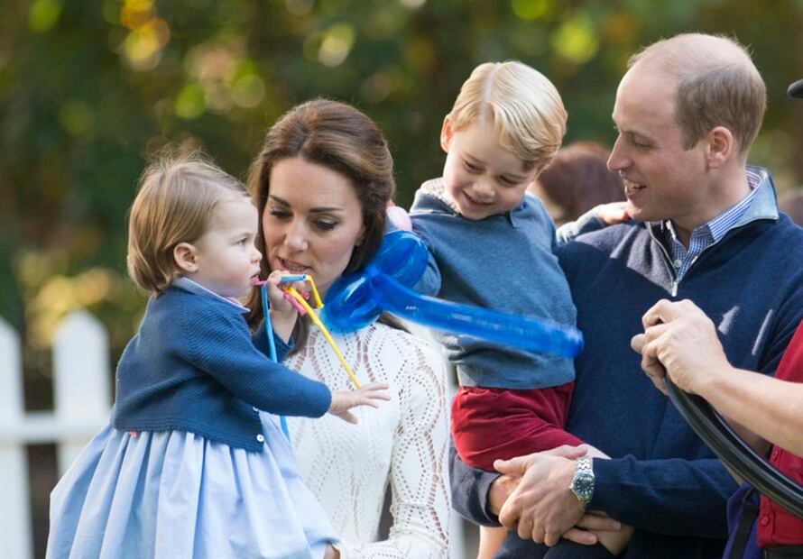 El príncipe William revela que Charlotte ama bailar las canciones de Shakira ¡y ella responde!