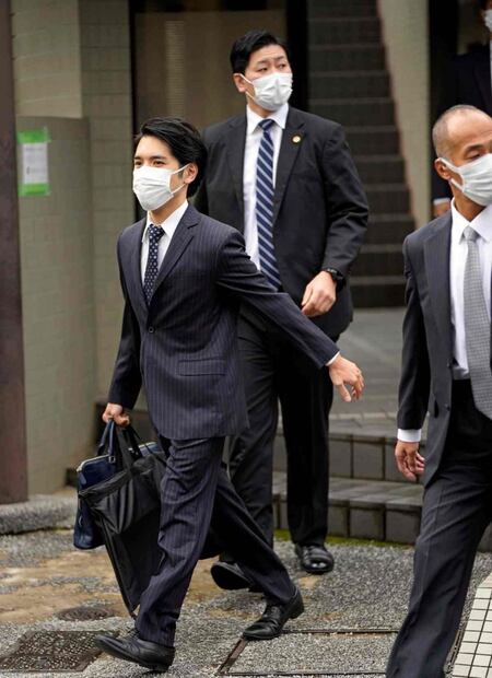 Esposo de Mako de Japón presenta por segunda vez examen para ejercer como abogado
