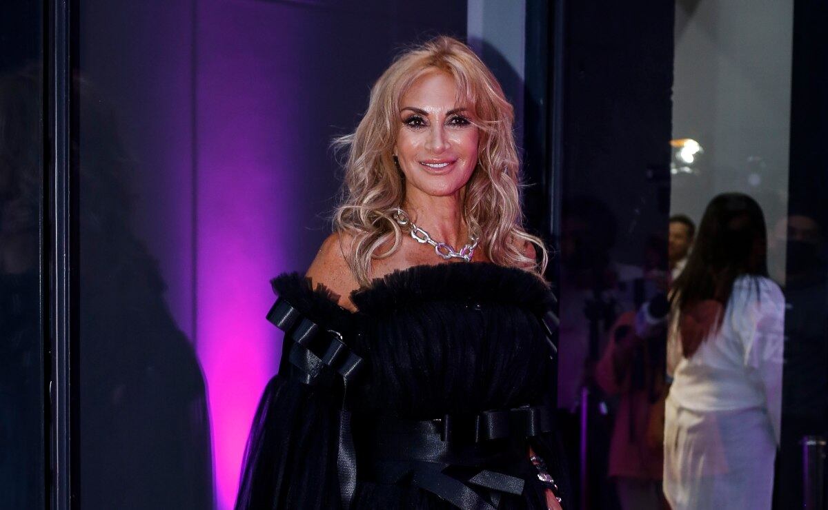 Adela Micha presenta las nuevas oficinas de "La Saga"