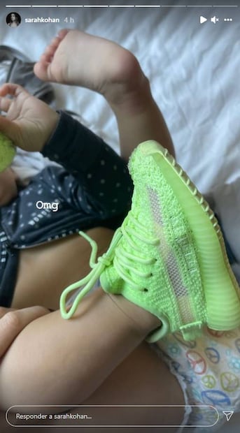 Nala, hija de "Chicharito" Hernández y Sarah Kohan, encanta con los tenis para bebé de Kanye West