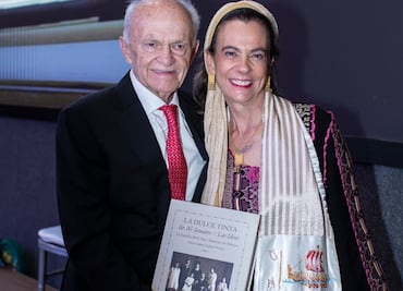 María Isabel Grañén Porrúa da entrañable obsequio a Alfredo Harp Helú en su cumpleaños número 80