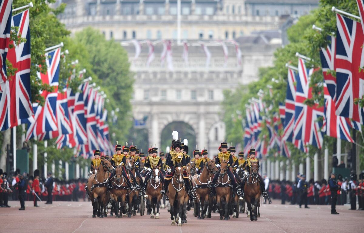 Suspenden el tradicional desfile Trooping the color en honor a la reina Isabel II