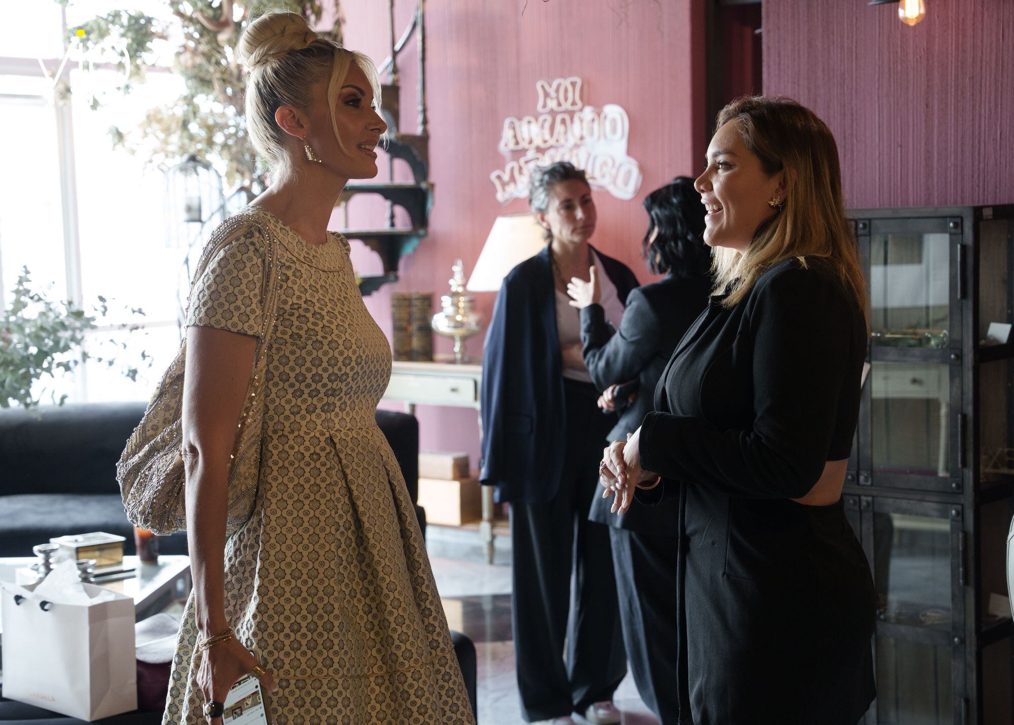 Cinthya Coppelli y Valeria Menchaca. (Foto: Héptor Arjona)