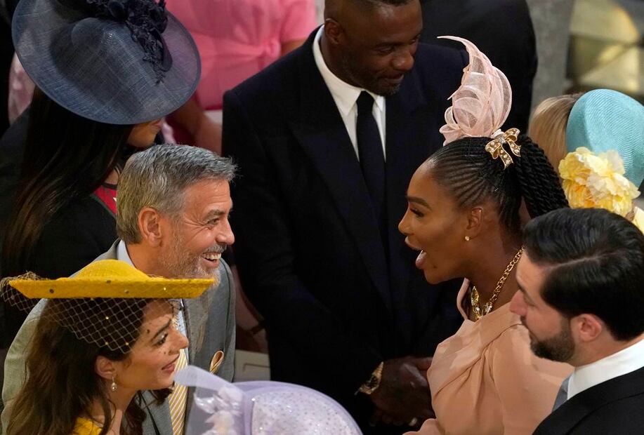 Revelan que Elton John y George Clooney enfrentan batalla por Meghan y Harry