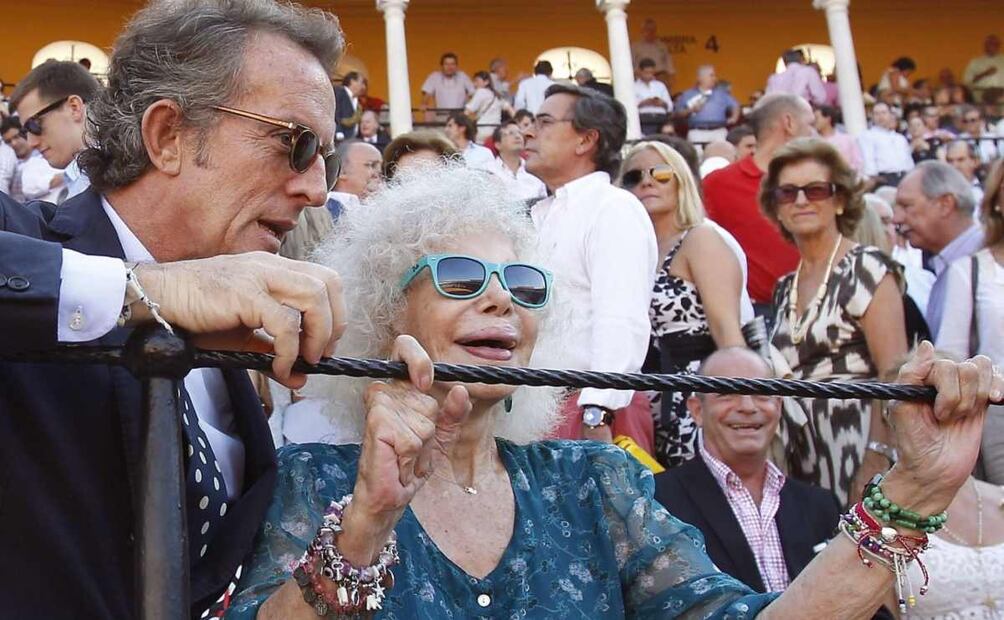Alfonso Díez junto a la duquesa de Alba / Foto: EFE