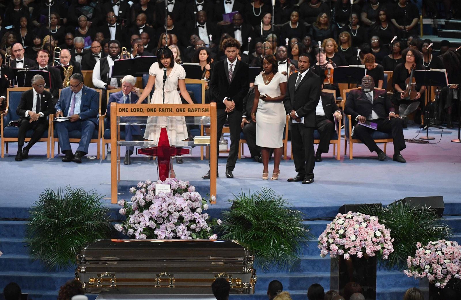 Ariana Grande canta en el funeral de Aretha Franklin en Detroit 