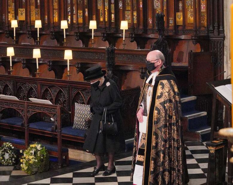 Las fotos de la reina Isabel II en el funeral de su esposo que rompen el corazón