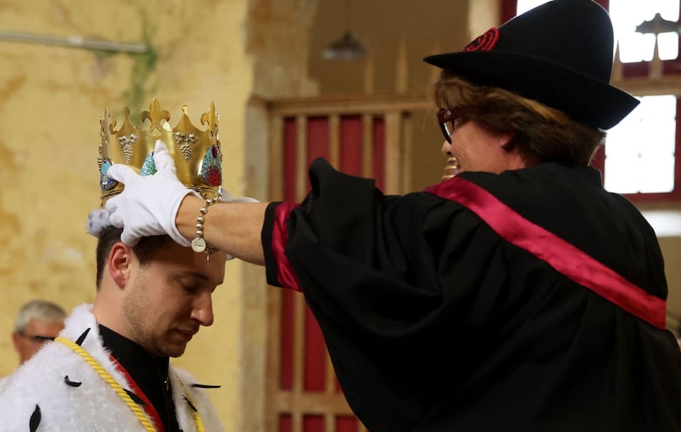 El 'príncipe Vicente I' es coronado en el "principado de Helianthis", un reino imaginario / AFP
