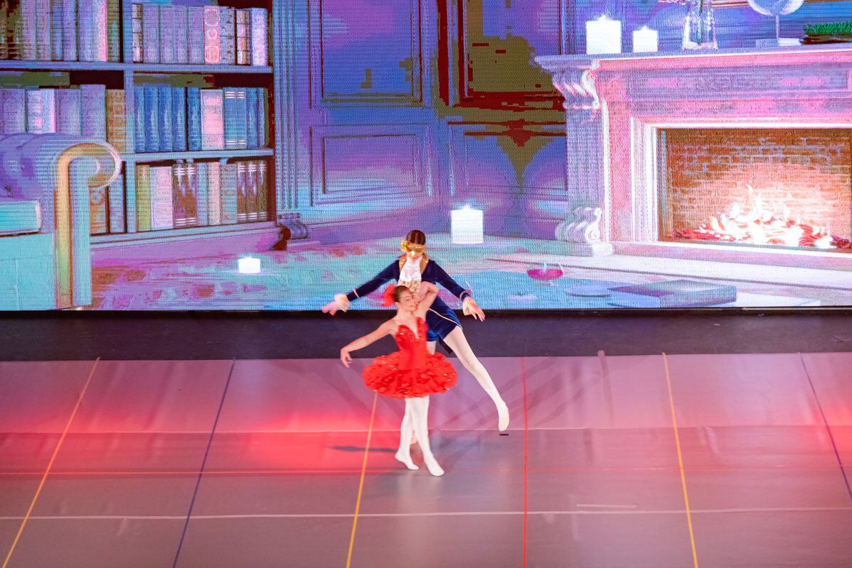 La Bella y la Bestia en escena. (Foto: José Luis González)