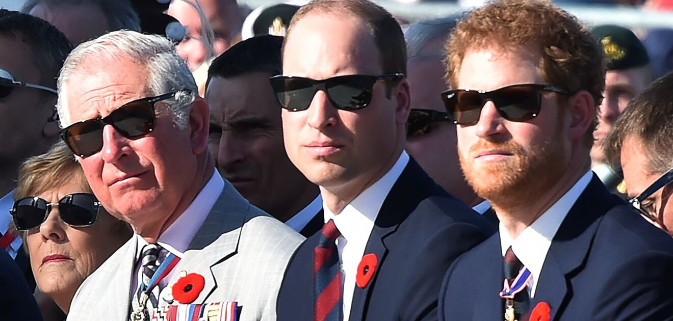 El príncipe Harry y el príncipe William discutieron por Meghan Markle; el príncipe Carlos tuvo que intervenir