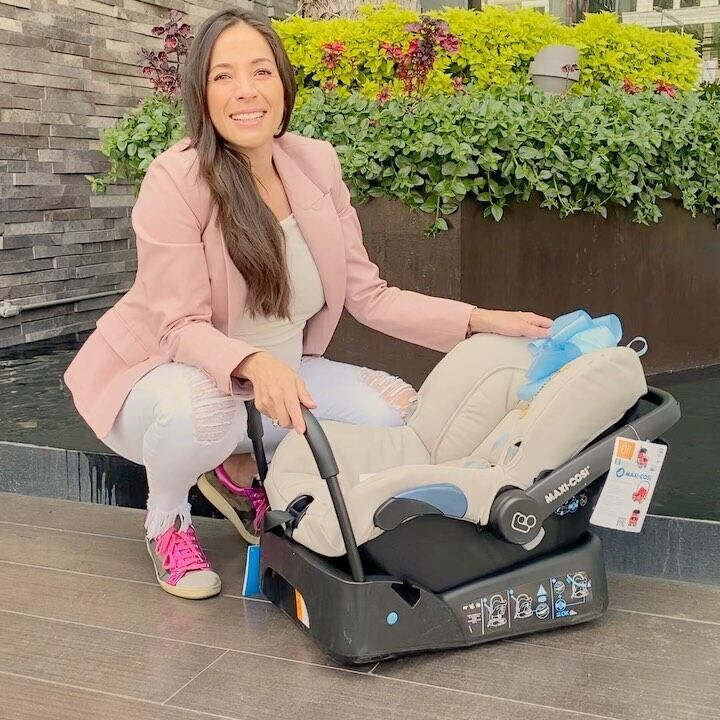 Así vive Claudia Cervantes la maternidad a los 40 años