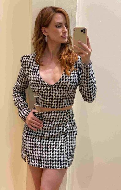 Altair Jarabo con el pelo rojo: más exótica que nunca