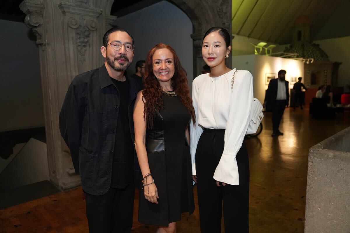 Edo López, Carmen Escalante y Minae Seo. (Foto: Héptor Arjona)