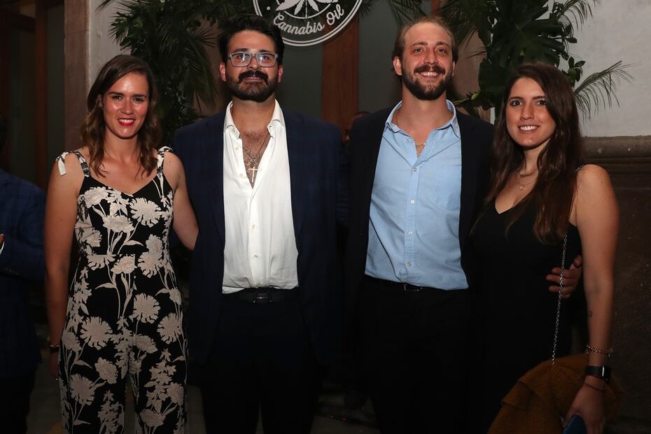 Janko Ruiz de Chávez, Alexander Acha, Mateo Gorina y Michelle Torres en el lanzamiento de CBD Life
