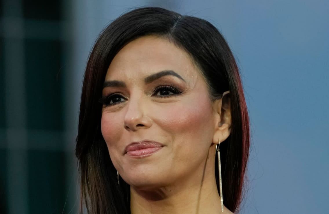 Eva Longoria derrocha ternura junto a su hijo Santiago en México