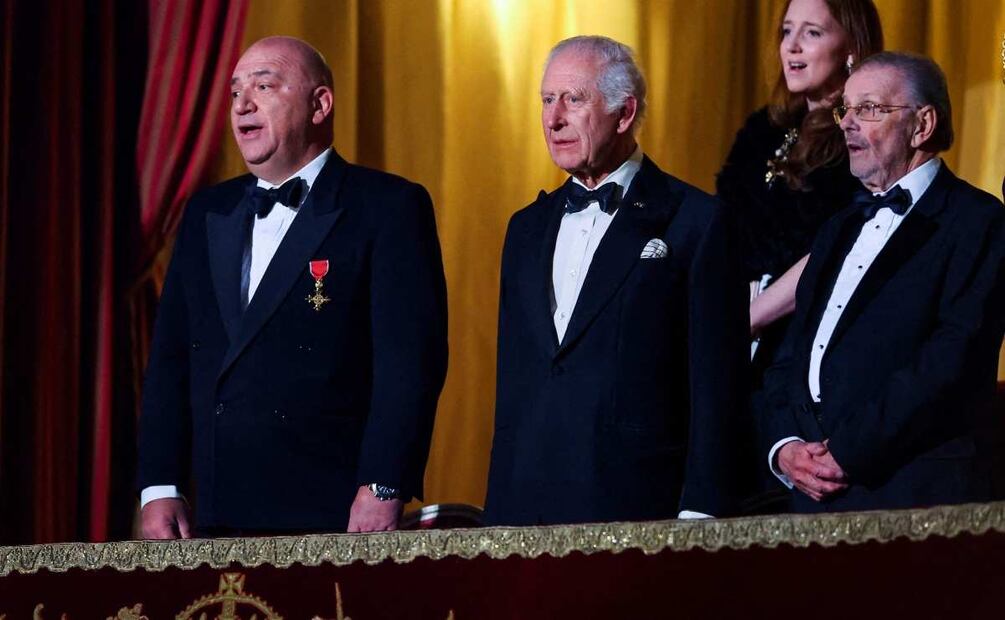 El rey Carlos asiste sin la reina Camila al evento Royal Variety Performance / Foto: AFP