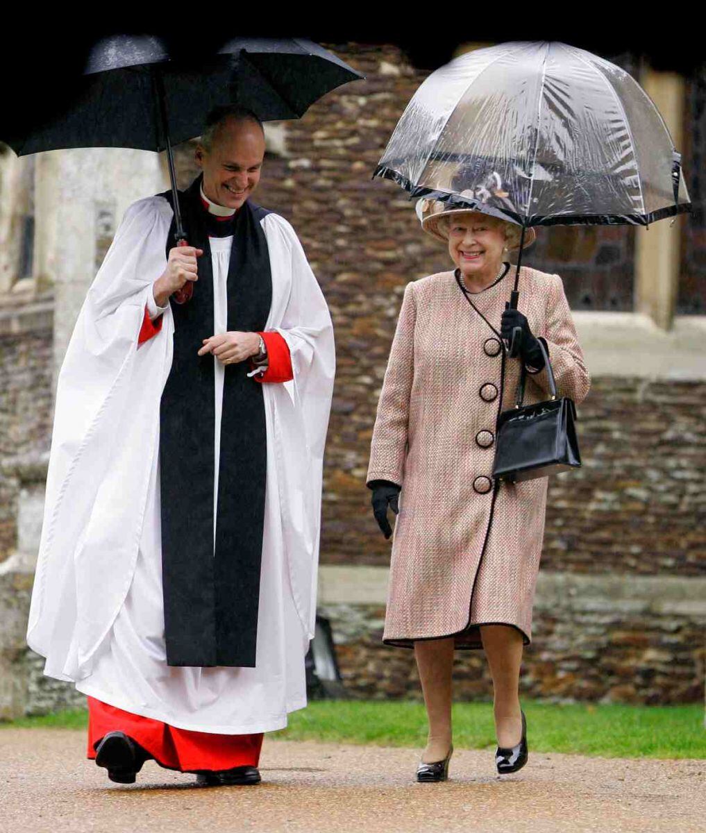 El guardarropa de la reina Isabel II, el más documentado desde su nacimiento