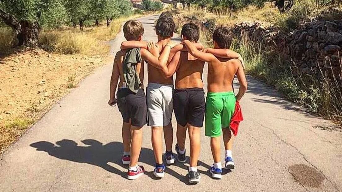 Miguel Bosé y Nacho Palau tuvieron cuatro hijos; dos biológicos de cada uno / Foto: Instagram