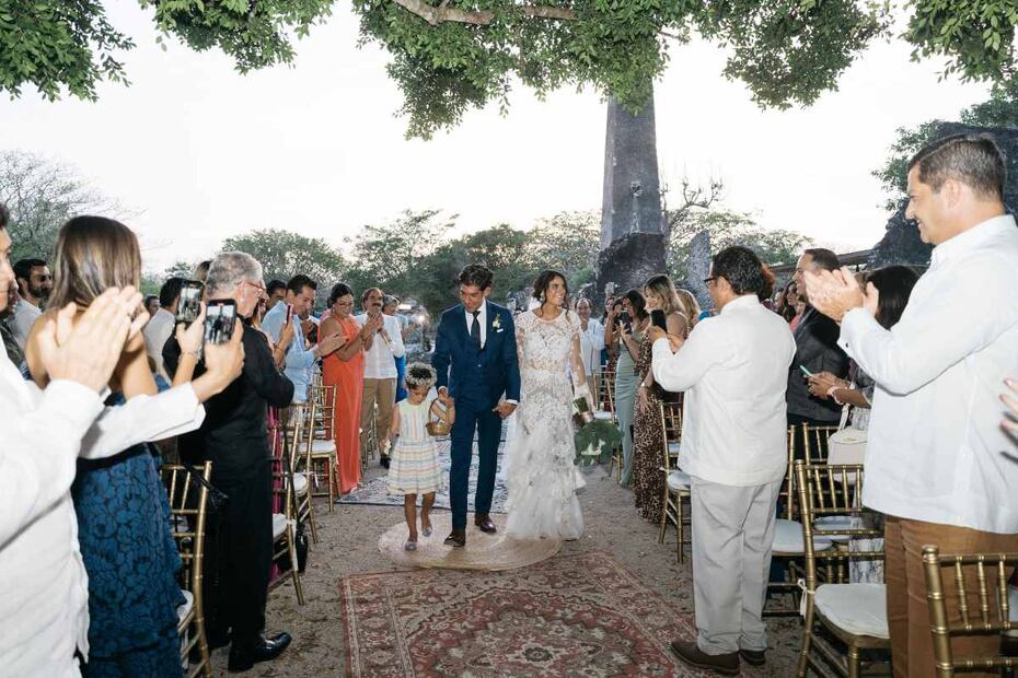 Manuel López San Martín y Celina Palomera se casaron en una mística boda
