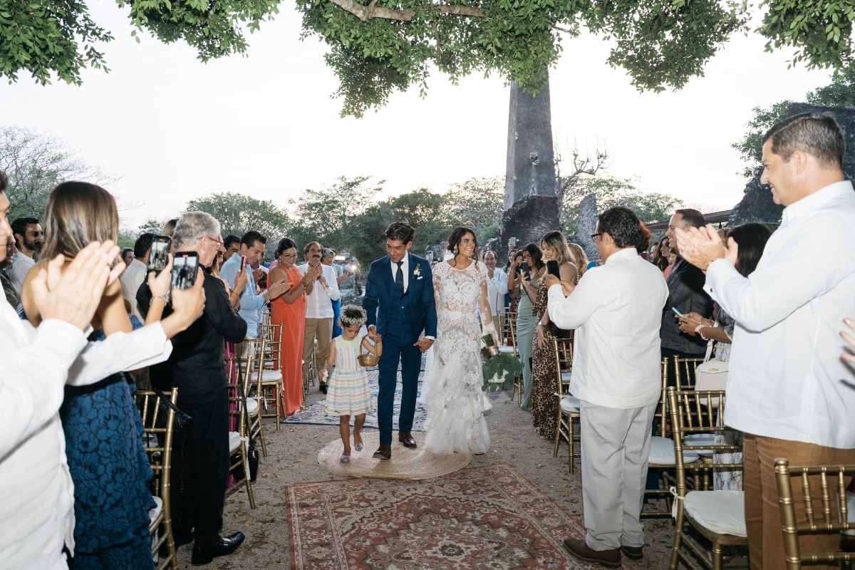 Manuel López San Martín y Celina Palomera se casaron en una mística boda