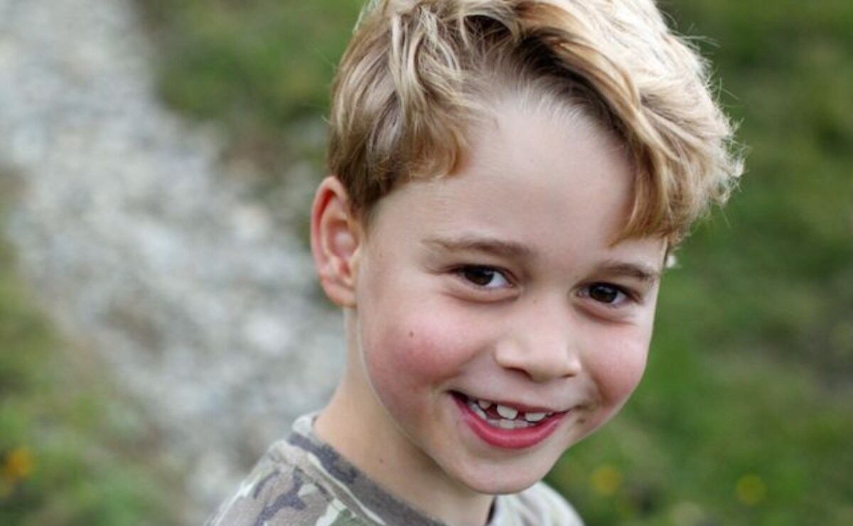 El príncipe George cumple 7 años y lo celebran con tiernas fotos