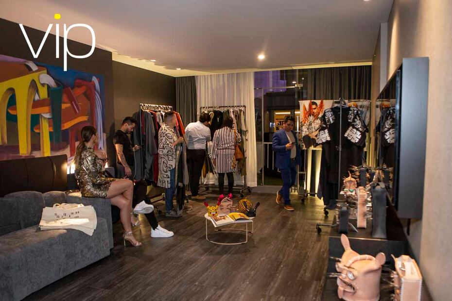Marcos y Elías Sacal inauguran el Mondrian 
