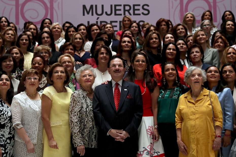 Juan Francisco Ealy y Perla Díaz de Ealy presiden el desayuno 101 Mujeres Líderes en El Universal