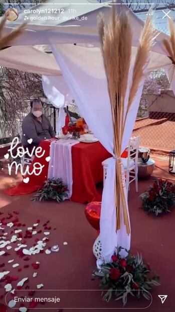 José Ramón y Carolyn Adams celebran el 14 de febrero en la azotea