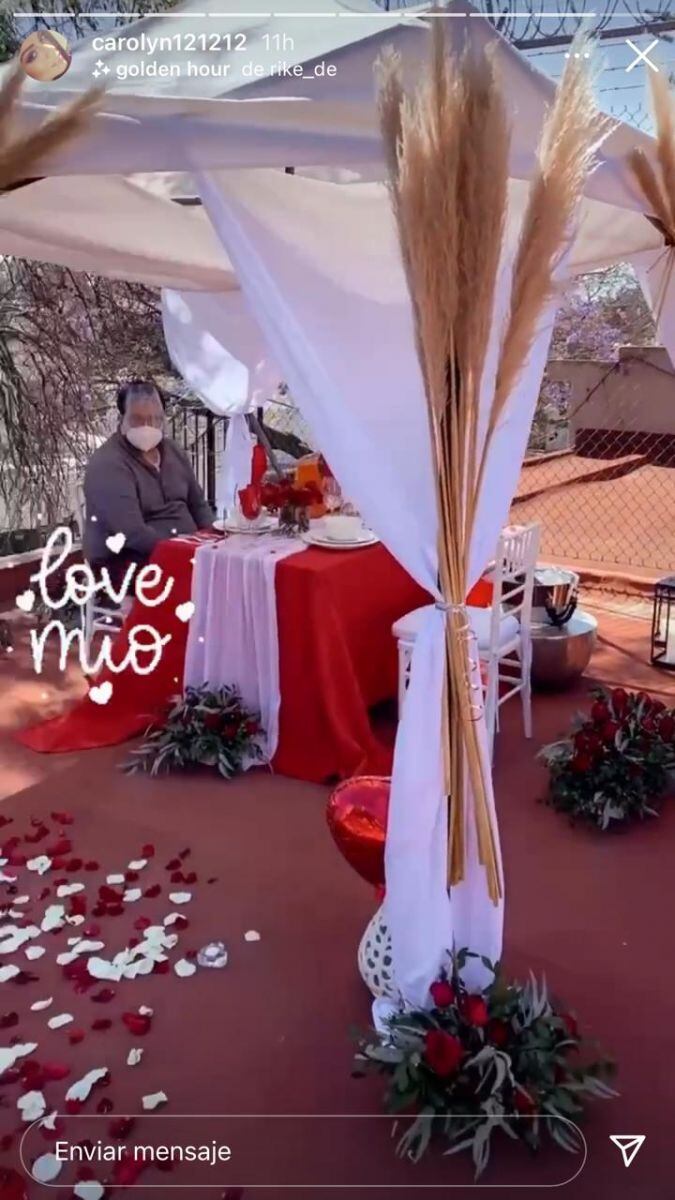 José Ramón y Carolyn Adams celebran el 14 de febrero en la azotea