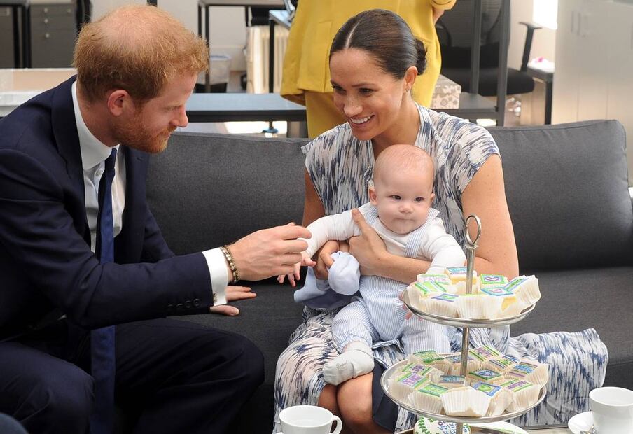 ¡Sí, Archie se parece a su papá! Meghan Markle y el príncipe Harry por fin presentan a su bebé