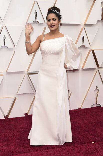 Salma Hayek provoca suspiros con vestido Gucci en la alfombra roja de los Oscar 