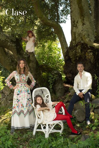 EXCLUSIVA: Issabela Camil y Sergio Mayer posan con sus hijas Antonia y Victoria desde su rancho 