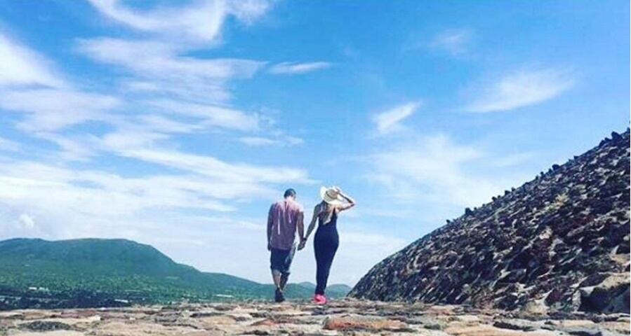 Marjorie de Sousa y Julián Gil, la nueva pareja del espectáculo mexicano