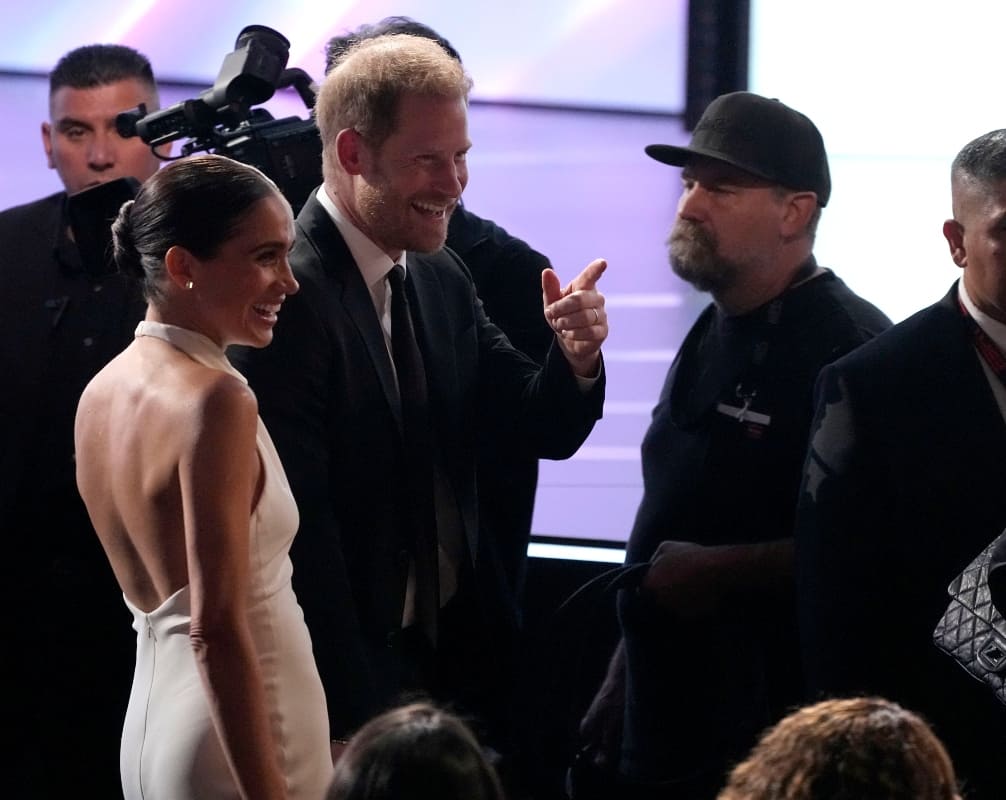 El príncipe Harry junto a Meghan Markle en los ESPY Awards 2024 / Foto: AP