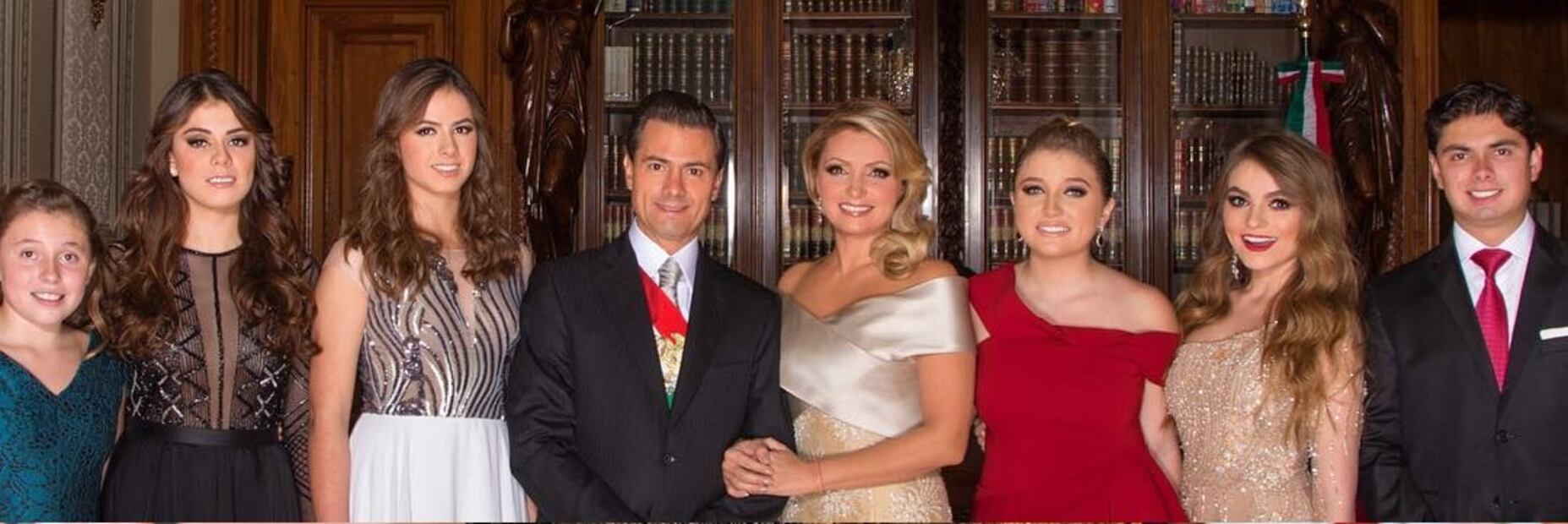 "Fue un honor compartir estos seis años", dice Sofía Castro a Angélica Rivera y Enrique Peña