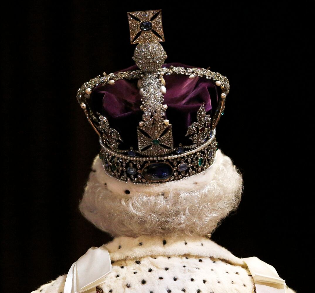 Este es el millonario costo de la corona de San Eduardo, la más importante de la reina Isabel II