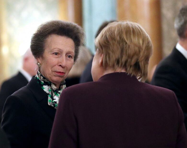 VIDEO: La verdad detrás del supuesto desaire de la princesa Ana hacia la reina Isabel frente a Donald Trump 