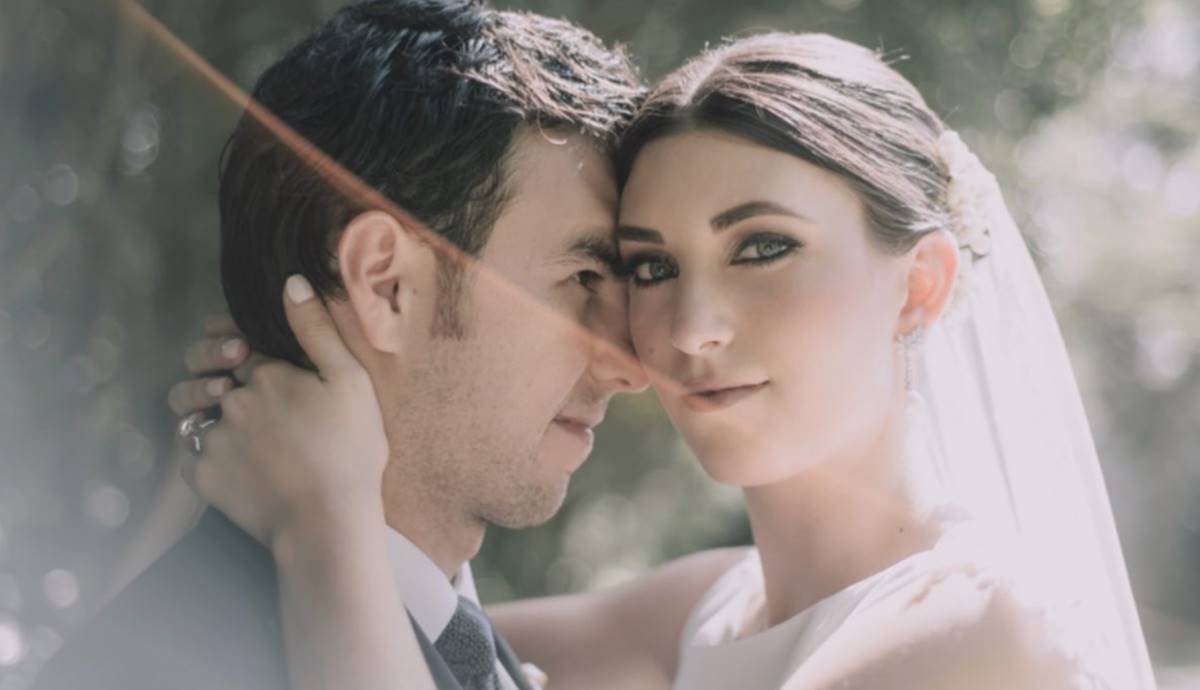 "Checo" Pérez y su esposa Carola Martínez serán papás por tercera vez