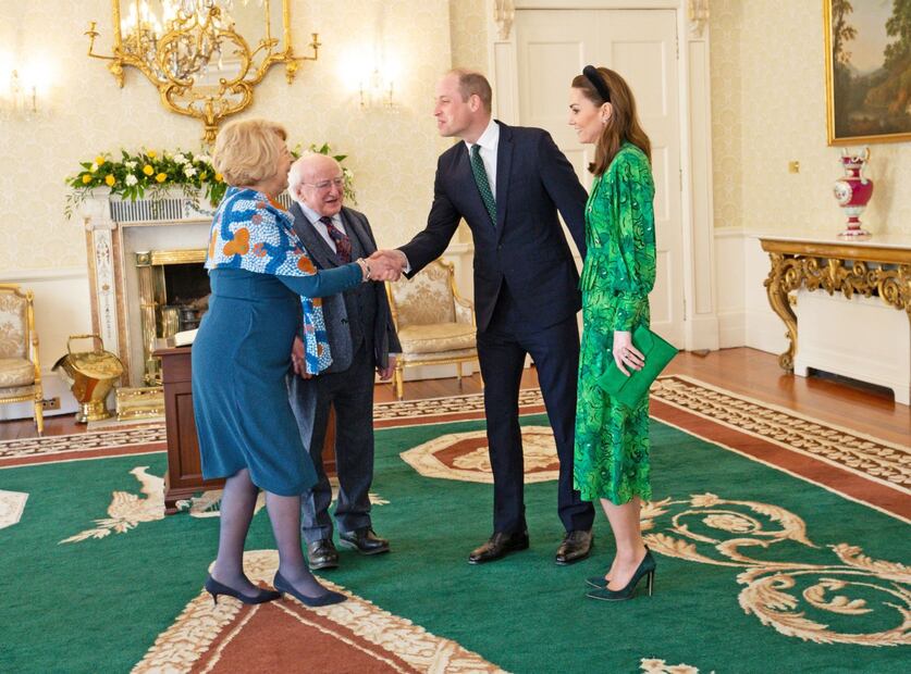 Catalina de Cambridge hace guiño al icónico vestido verde de Jennifer Lopez 