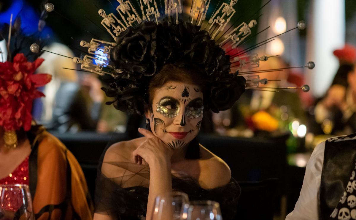 Bruce James vuelve a ser anfitrión de la 'cena negra' en San Miguel