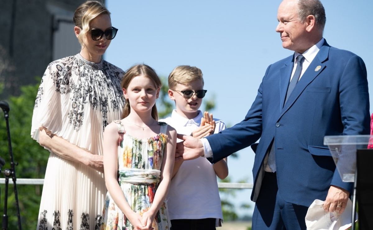 Los príncipes Alberto II y Charlène de Mónaco y sus hijos, la princesa Gabriella y el príncipe Jacques / Foto: Instagram @palaisprincierdemonaco