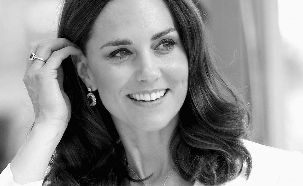 El intercambio de mensajes entre Meghan Markle y Kate Middleton que detonó en un problema por el vestido de Charlotte