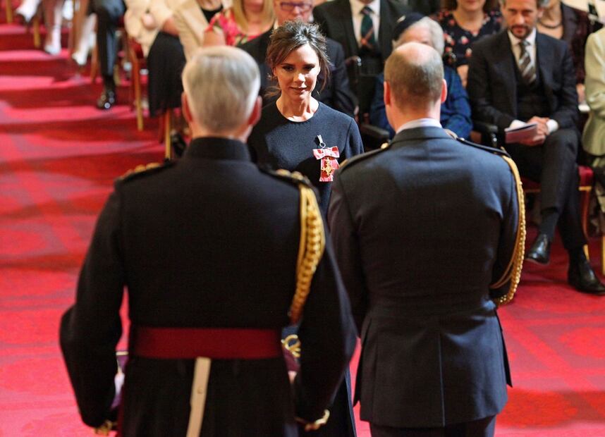 Victoria Beckham recibió distinción del Imperio Británico por el príncipe William 