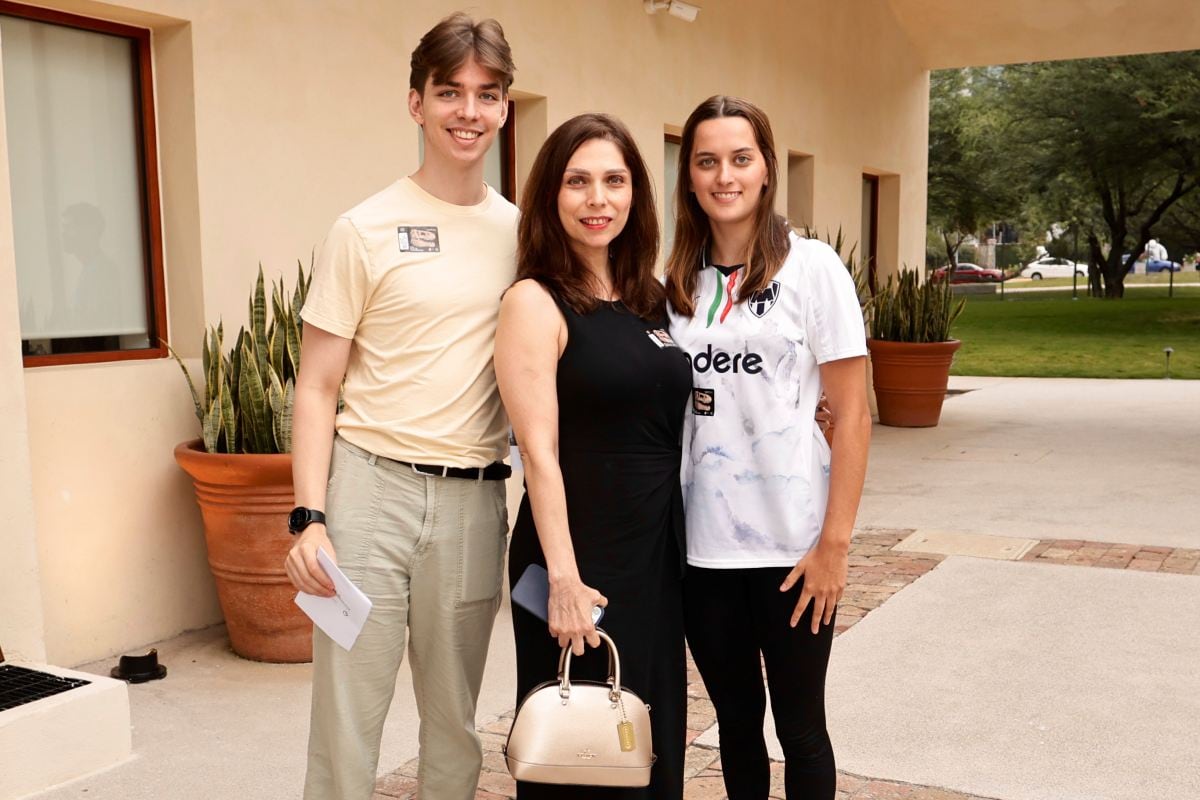 Matthew Vedstesen, Adriana Ramírez, Isabella Vedstesen. (Foto: Guillermo Treviño)