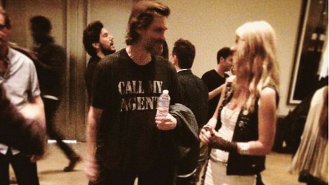 Jim Carrey salió con otra mujer el día que terminó a Cathriona White