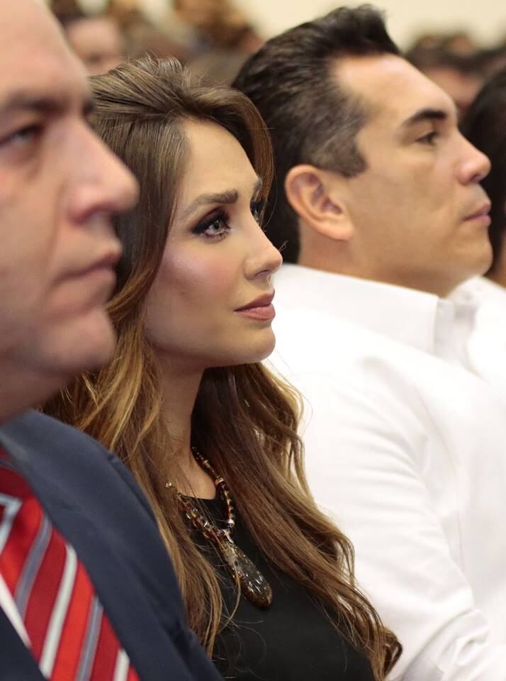 Anahí recupera su figura a 15 días de ser mamá 